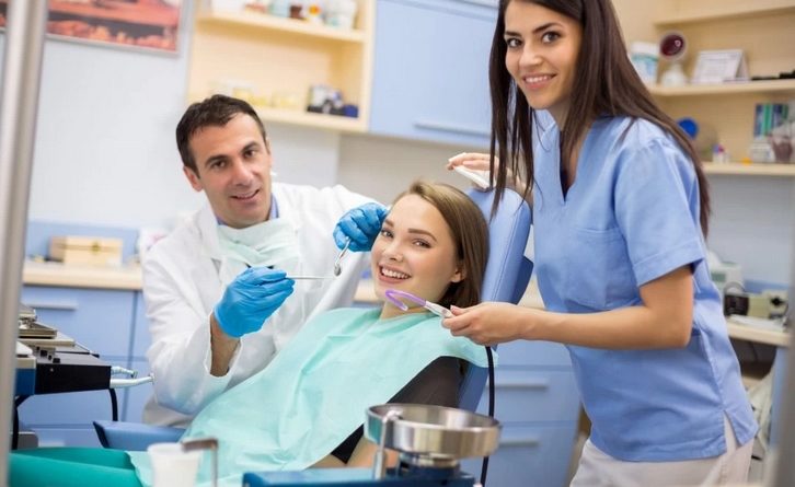 помощь стоматолога
